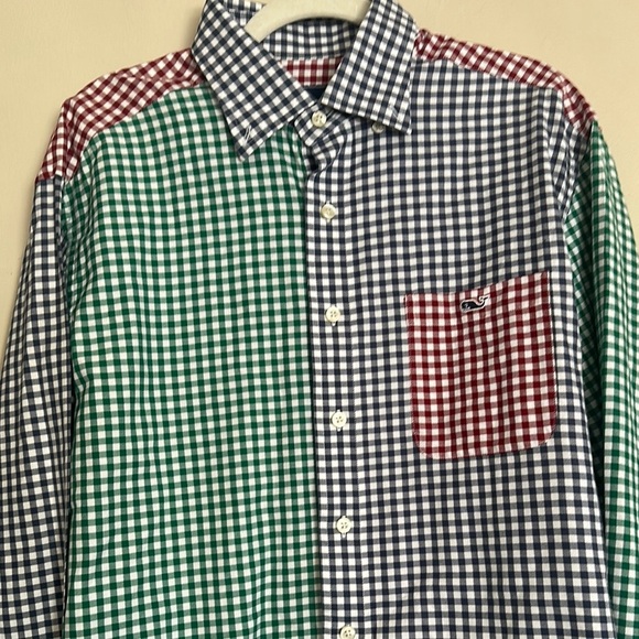 Vineyard Vines Casual Red and Green Button Down Shirt - Picture 5 of 9